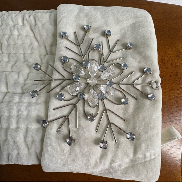 Pottery Barn Ivory Channel Quilted Lined Holiday Stockings Crystal Snowflakes x2 - Picture 9 of 16